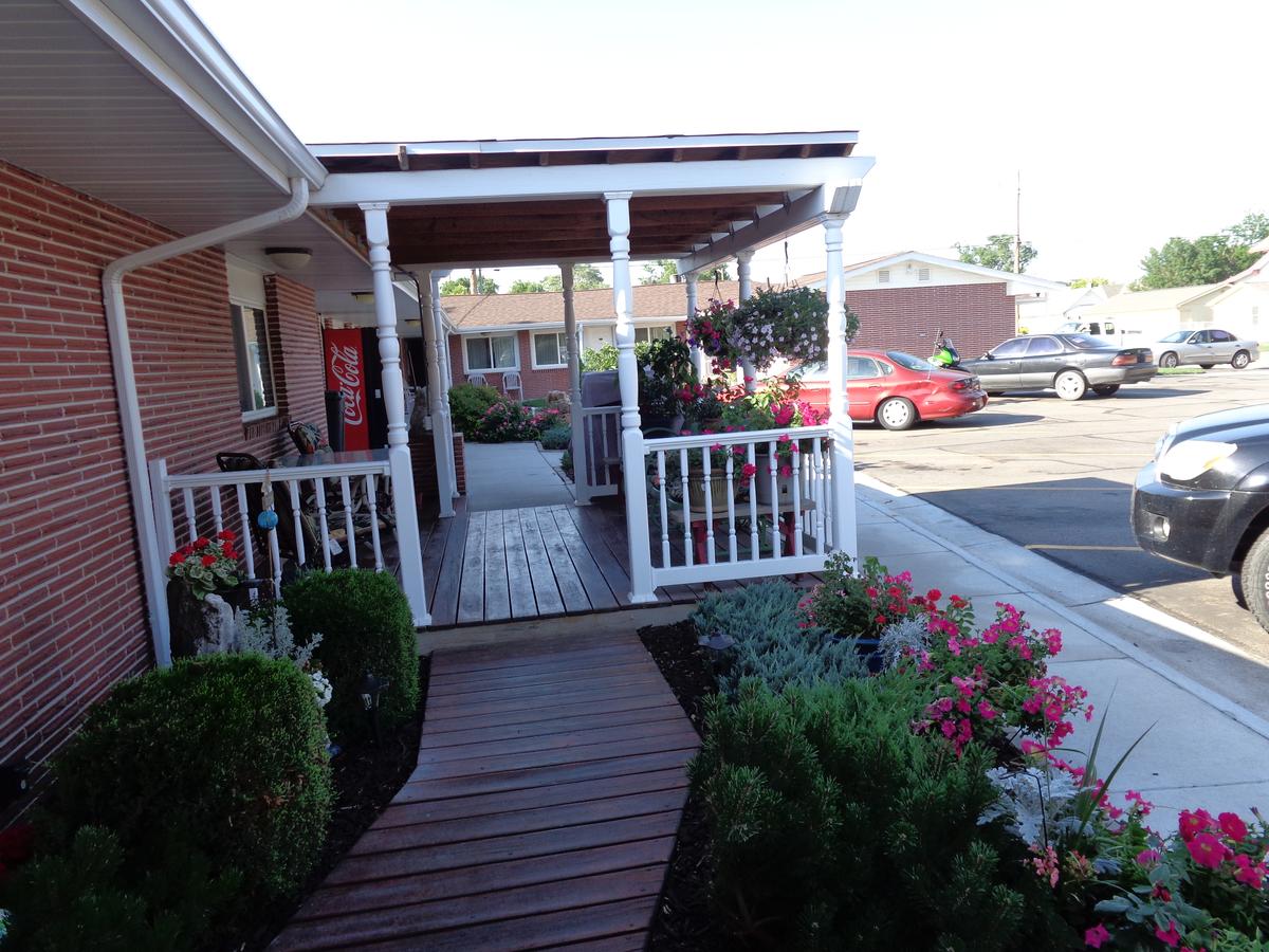 Husker Inn - thumb 15