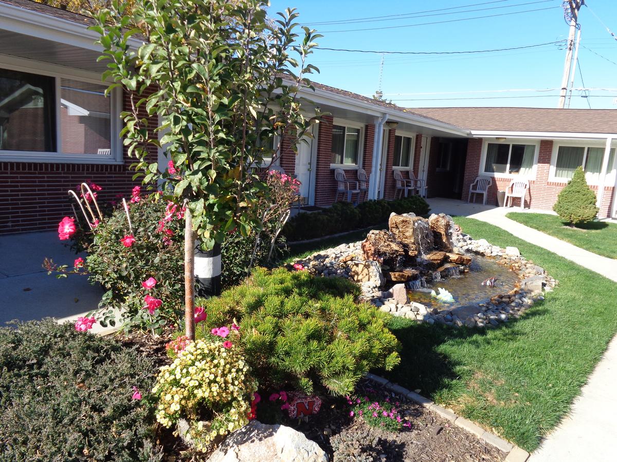 Husker Inn - thumb 7