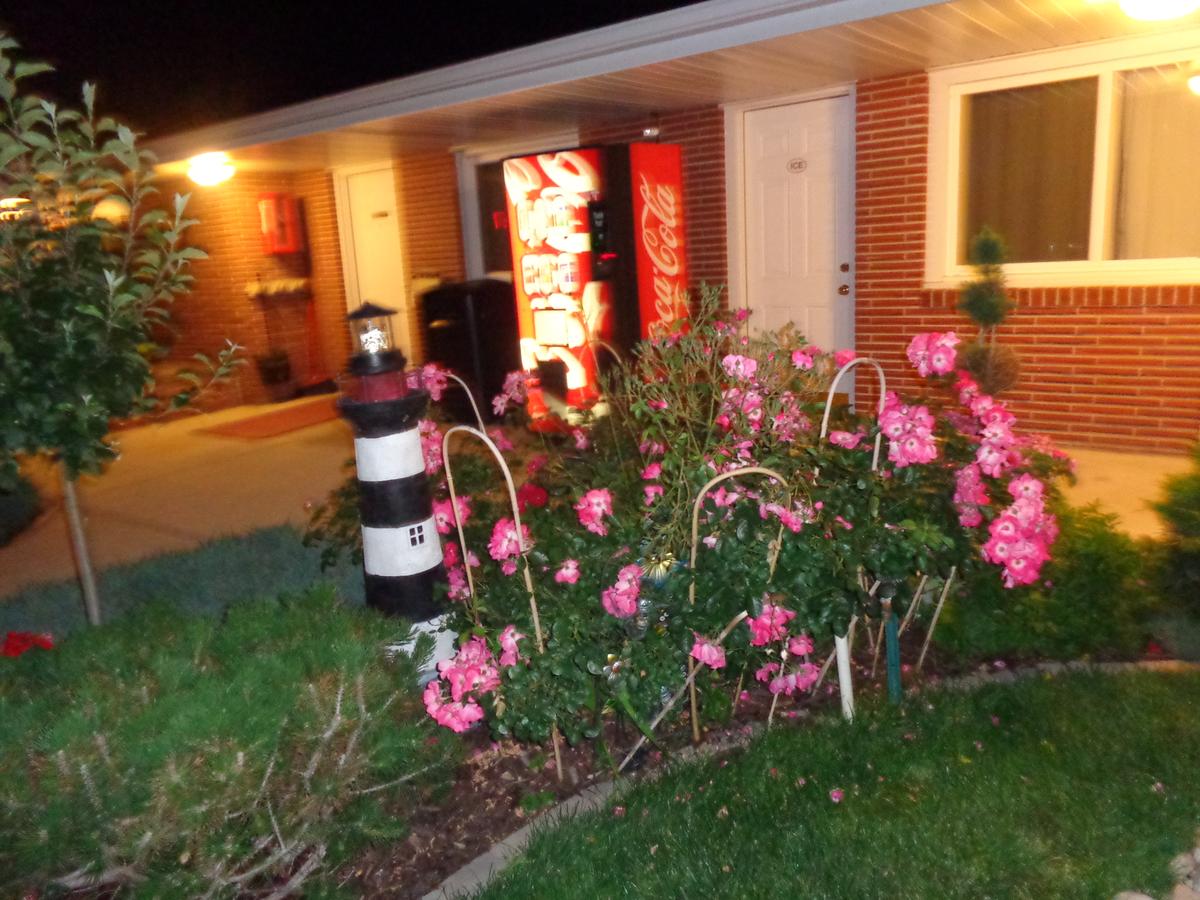 Husker Inn - thumb 8