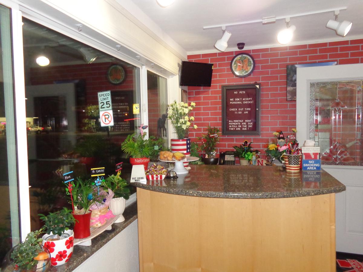 Husker Inn - thumb 24