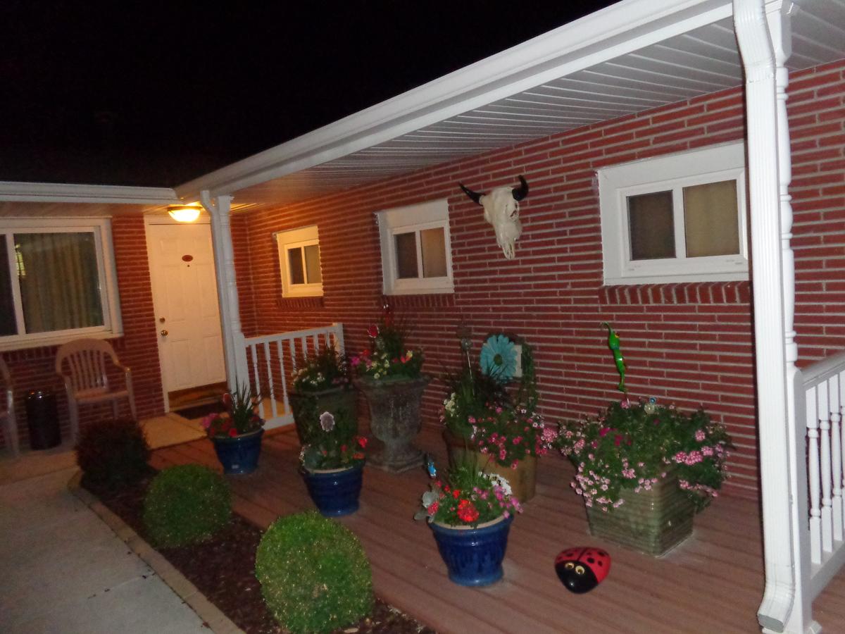 Husker Inn - thumb 22