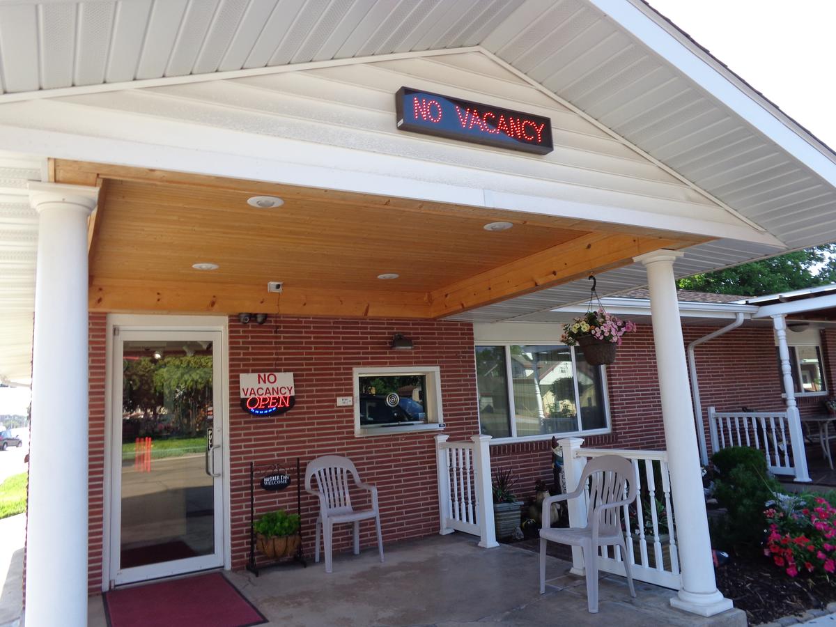 Husker Inn - thumb 12