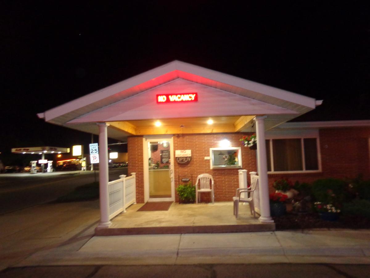 Husker Inn - thumb 9