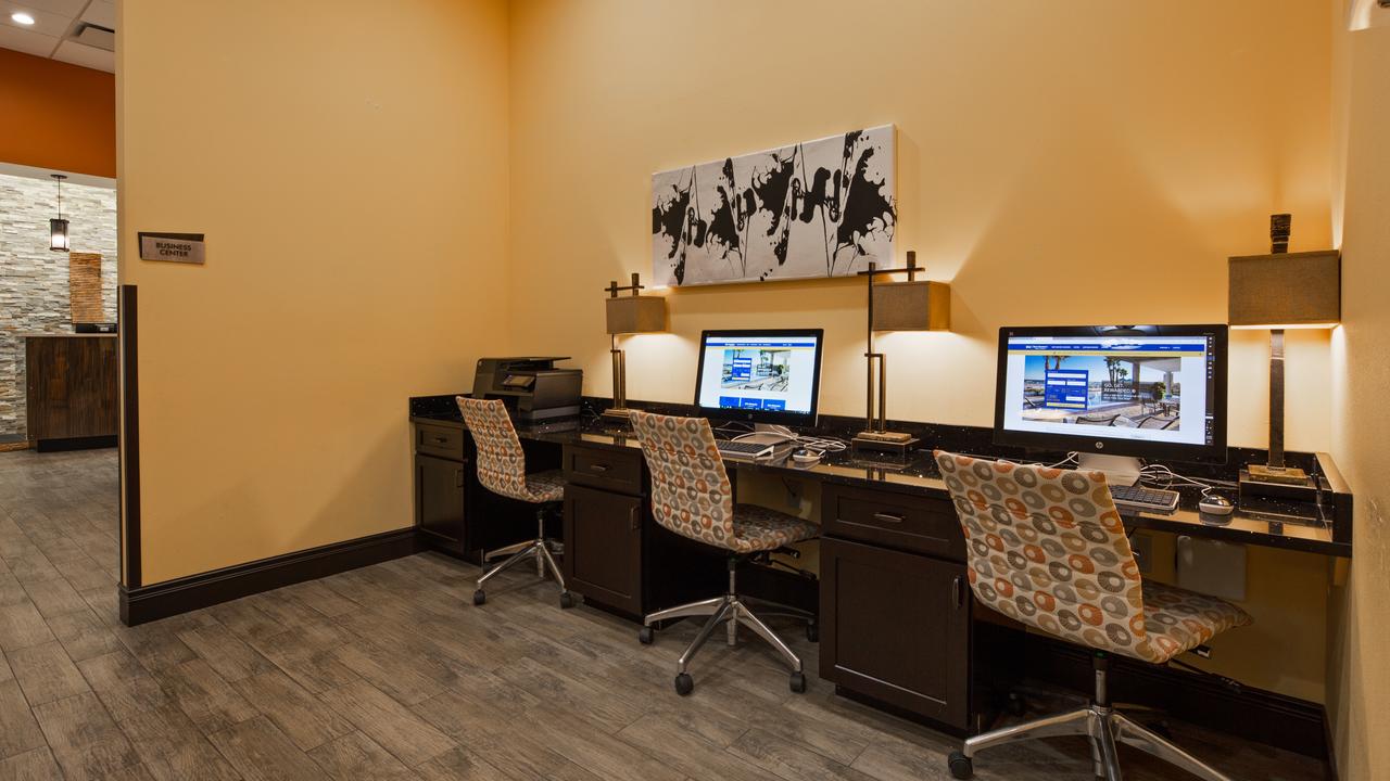 Best Western Plus North Platte Inn & Suites - thumb 10