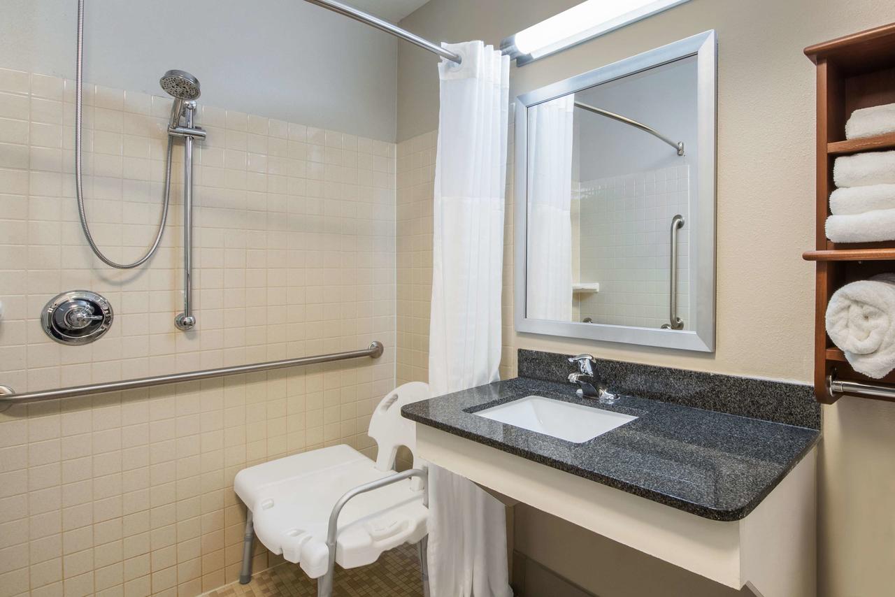 La Quinta By Wyndham Kearney - thumb 40