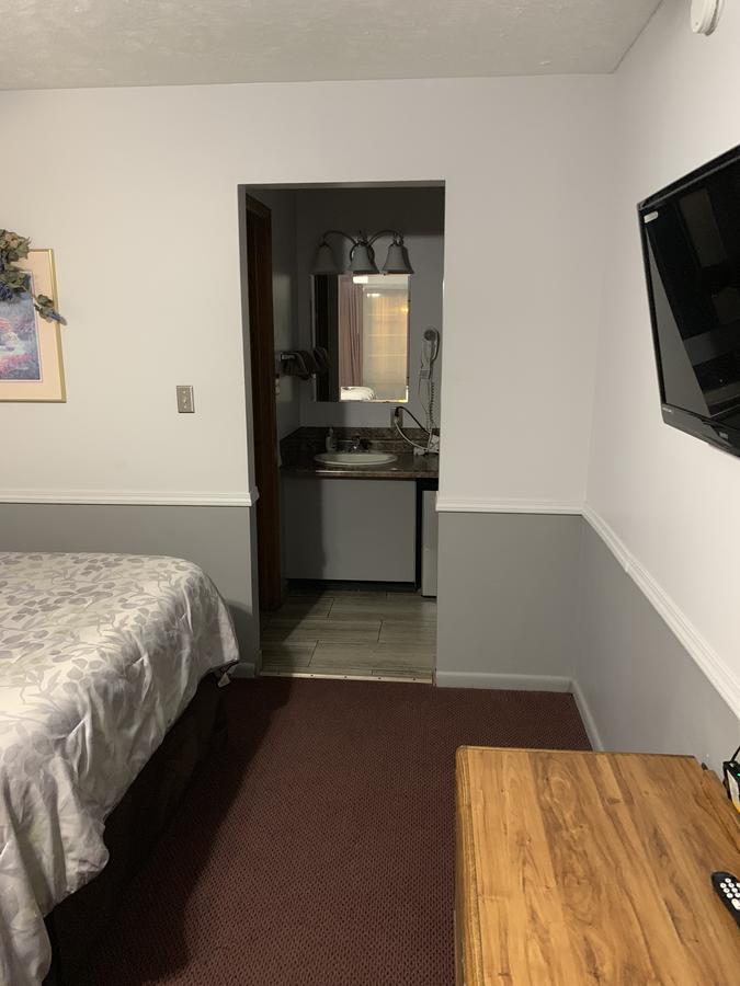 Blue Spruce Motel - thumb 28