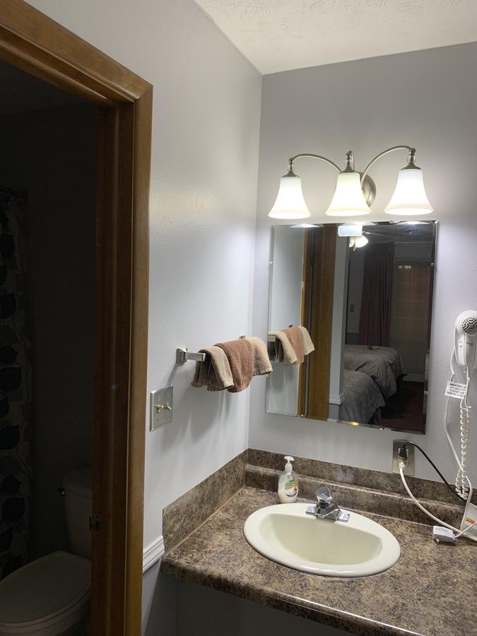 Blue Spruce Motel - thumb 25