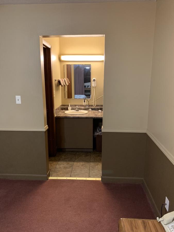 Blue Spruce Motel - thumb 17