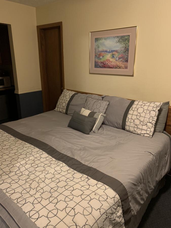 Blue Spruce Motel - thumb 38