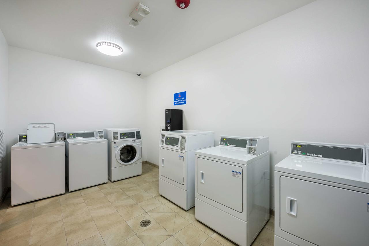 Studio 6 Sparks, NV Tahoe Reno Industrial Center - thumb 35