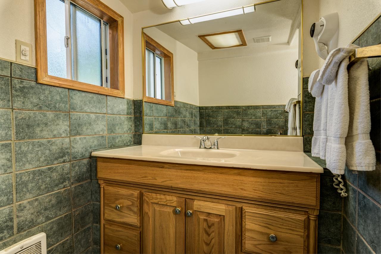 Doc's Cottages South Lake Tahoe - thumb 1