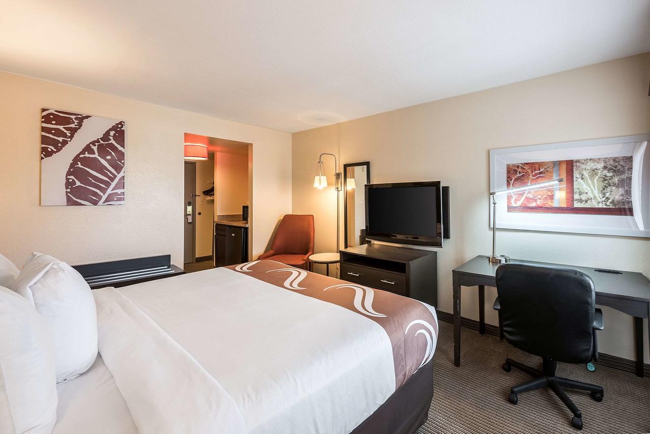 Quality Inn And Suites Reno - thumb 3