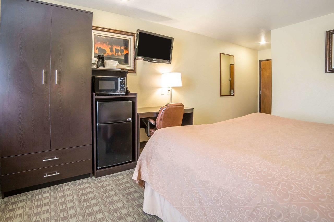 Quality Inn & Suites Elko - thumb 23