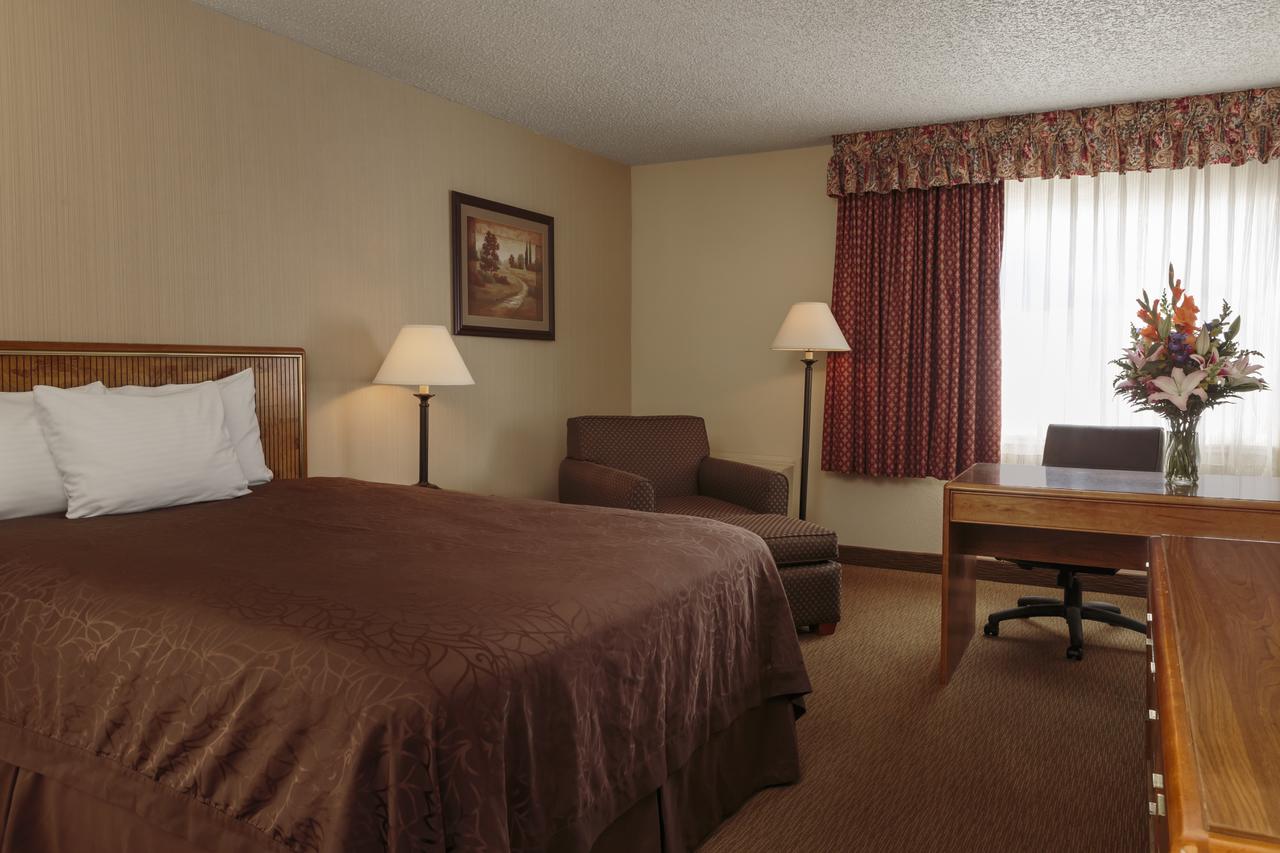 High Desert Inn - thumb 27