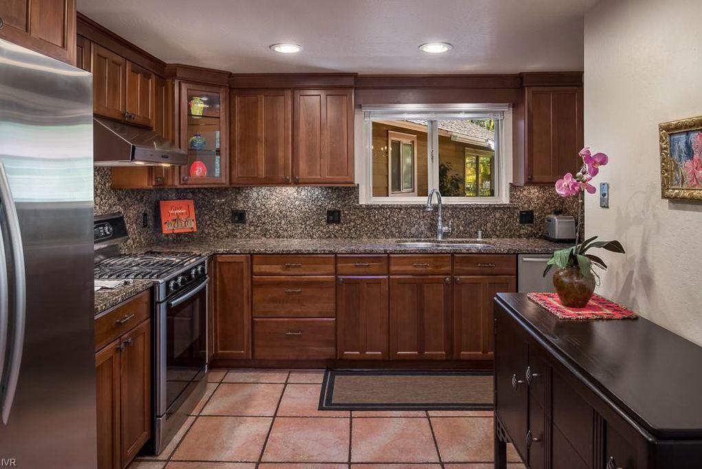 Ski Beach Chalet - thumb 2