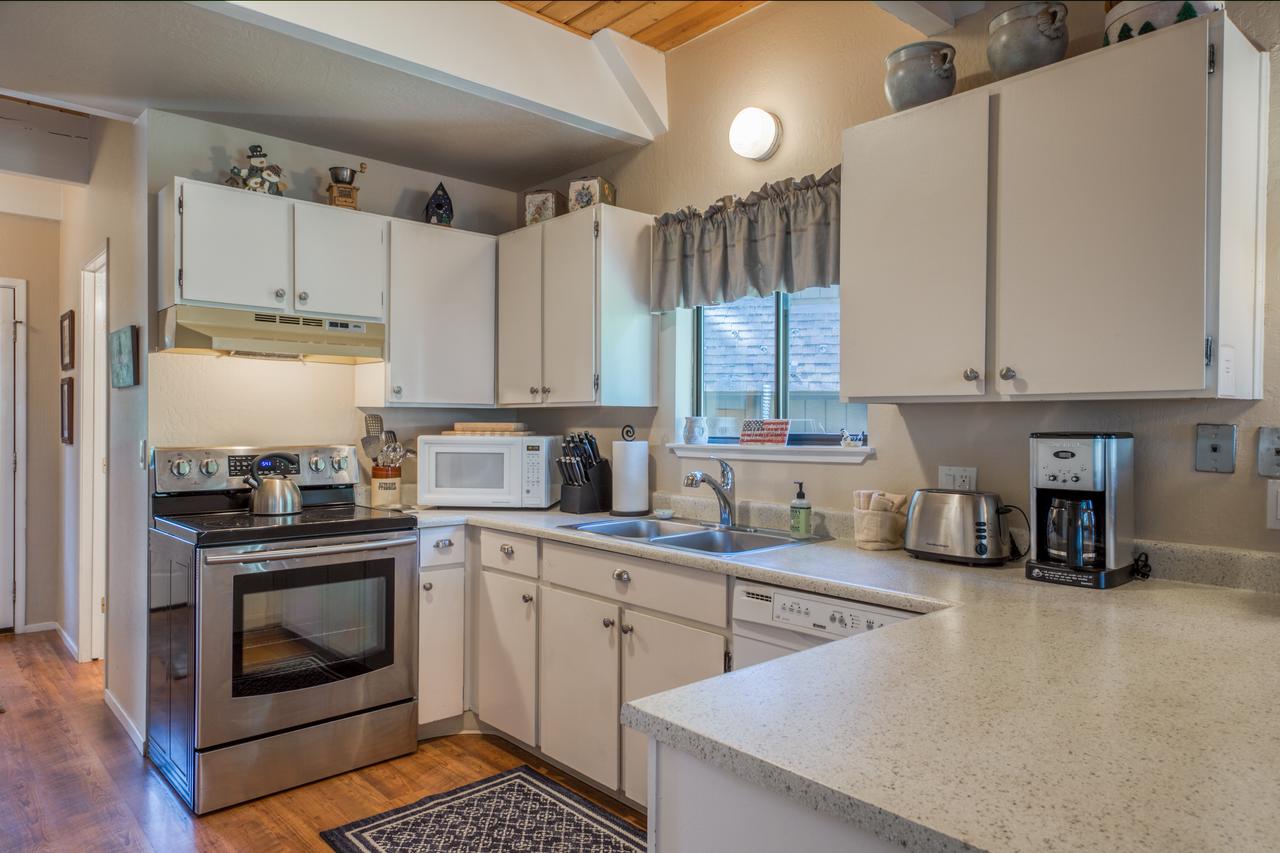 Fairway Park Cabin - thumb 9