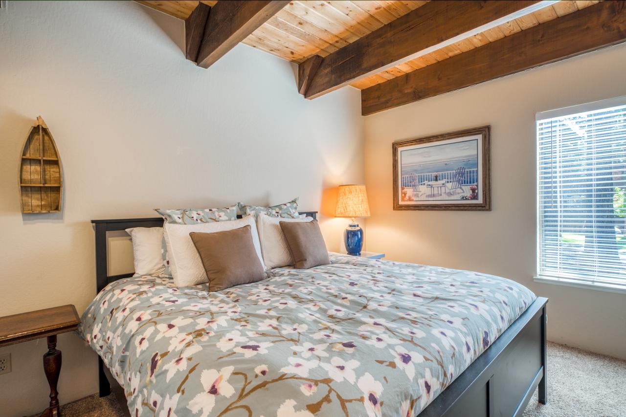 Fairway Park Cabin - thumb 13