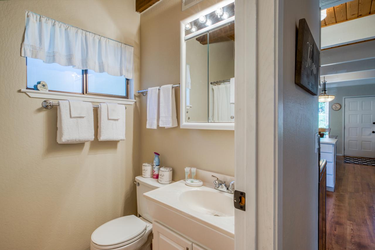 Fairway Park Cabin - thumb 16