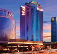 Amazing High Rise Studio with Balcony Mountain Views 21st Floor - Tourism Bookings