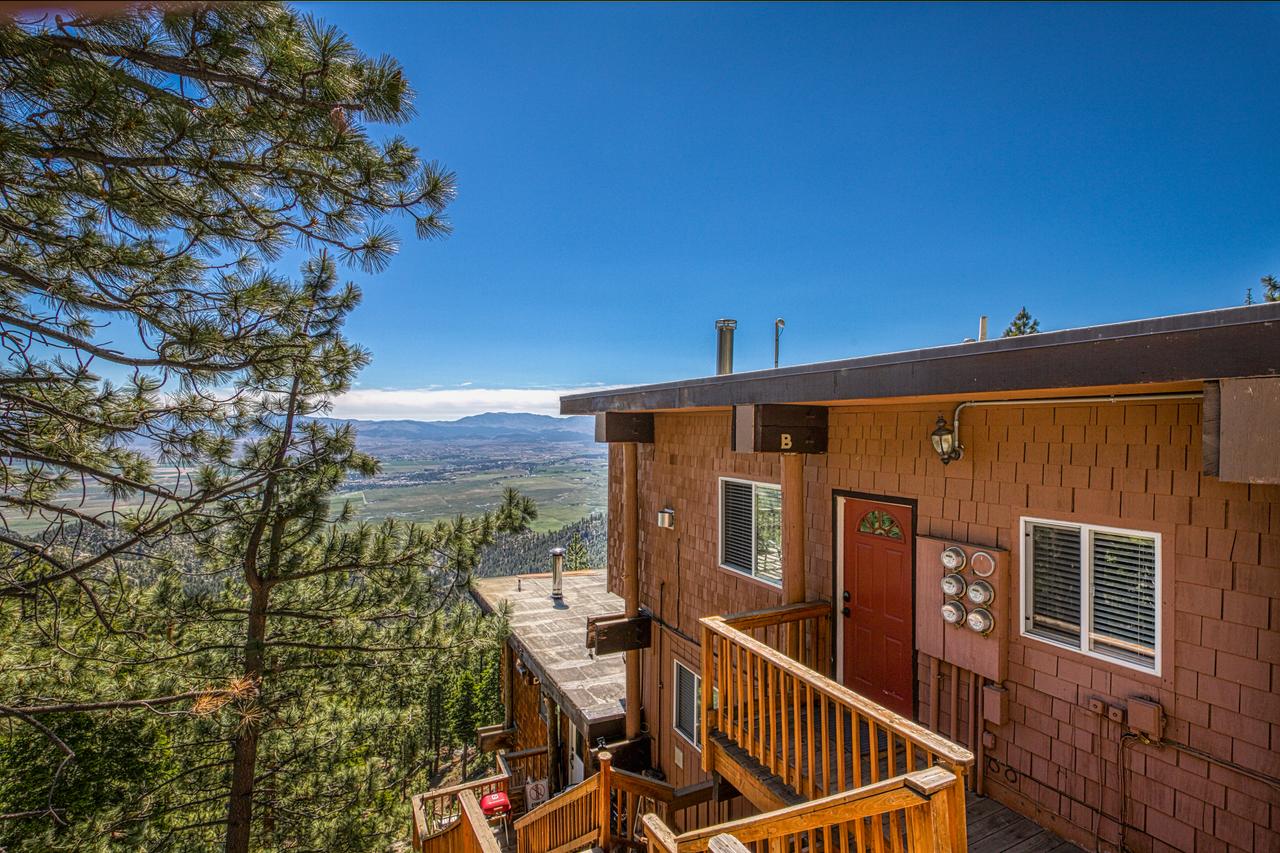 East Peak Escape - thumb 0