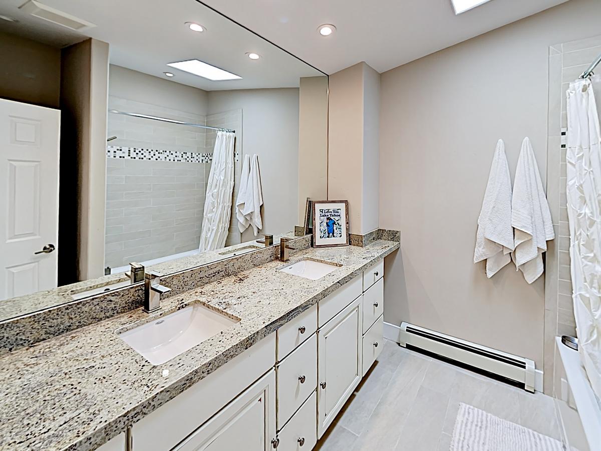 Incline Village Gem: Walk To Beach, Near Slopes! Condo - thumb 9