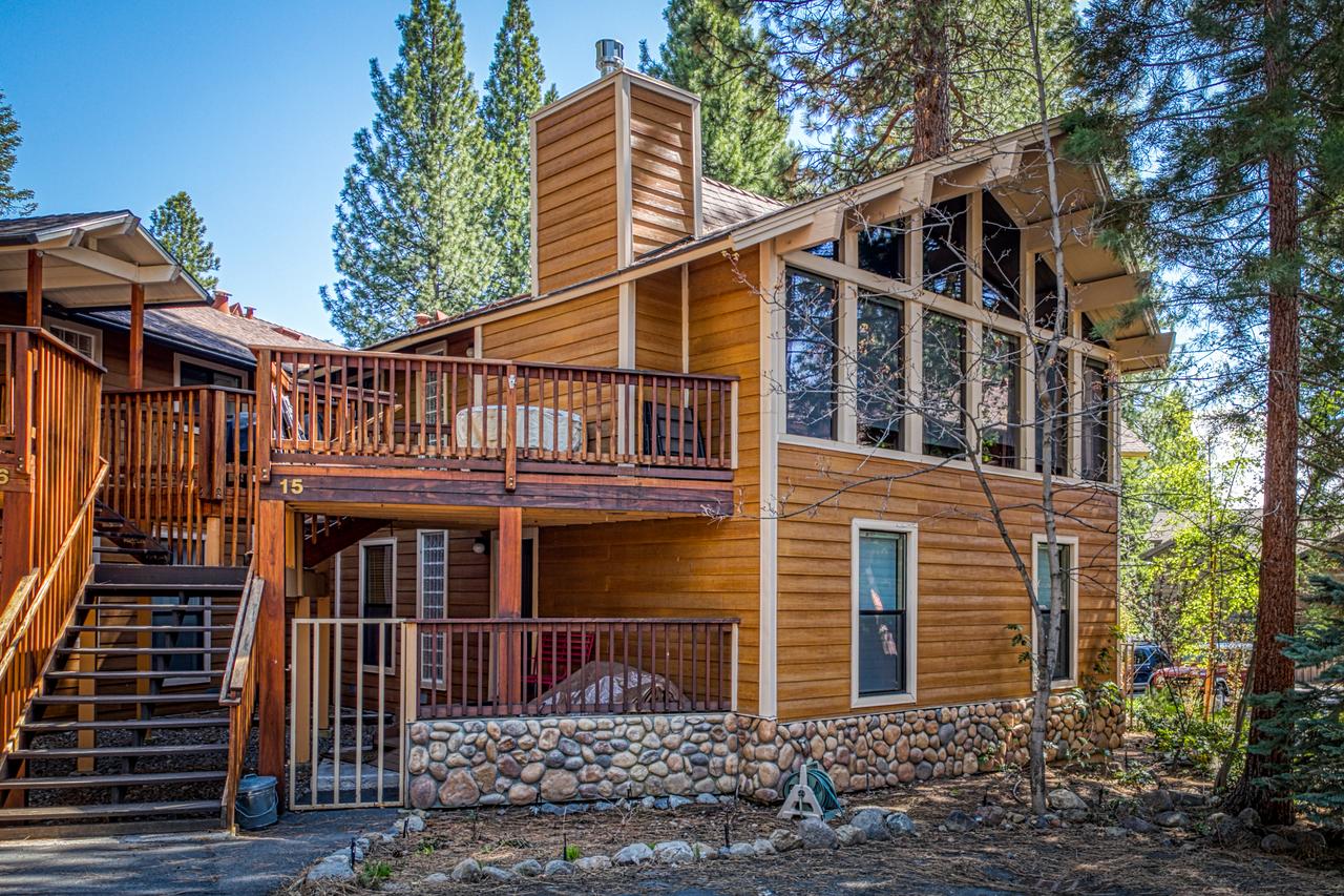 The Lazy Bear Retreat - thumb 0