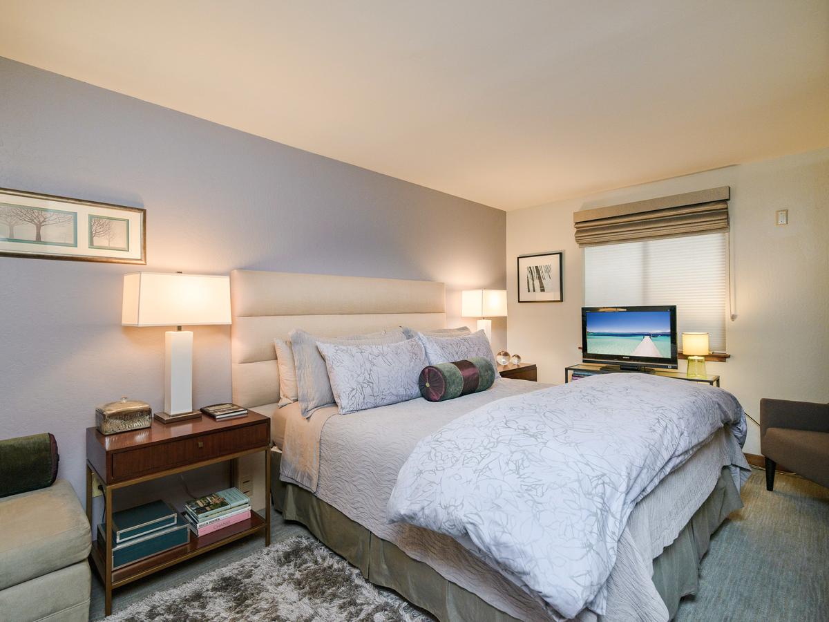 1000 Lakeshore Blvd Condo Unit 4 - thumb 3