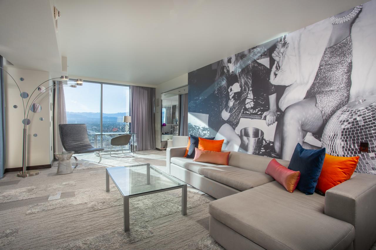 35th Floor Stunning Palms Place Suite W/Balcony - thumb 9