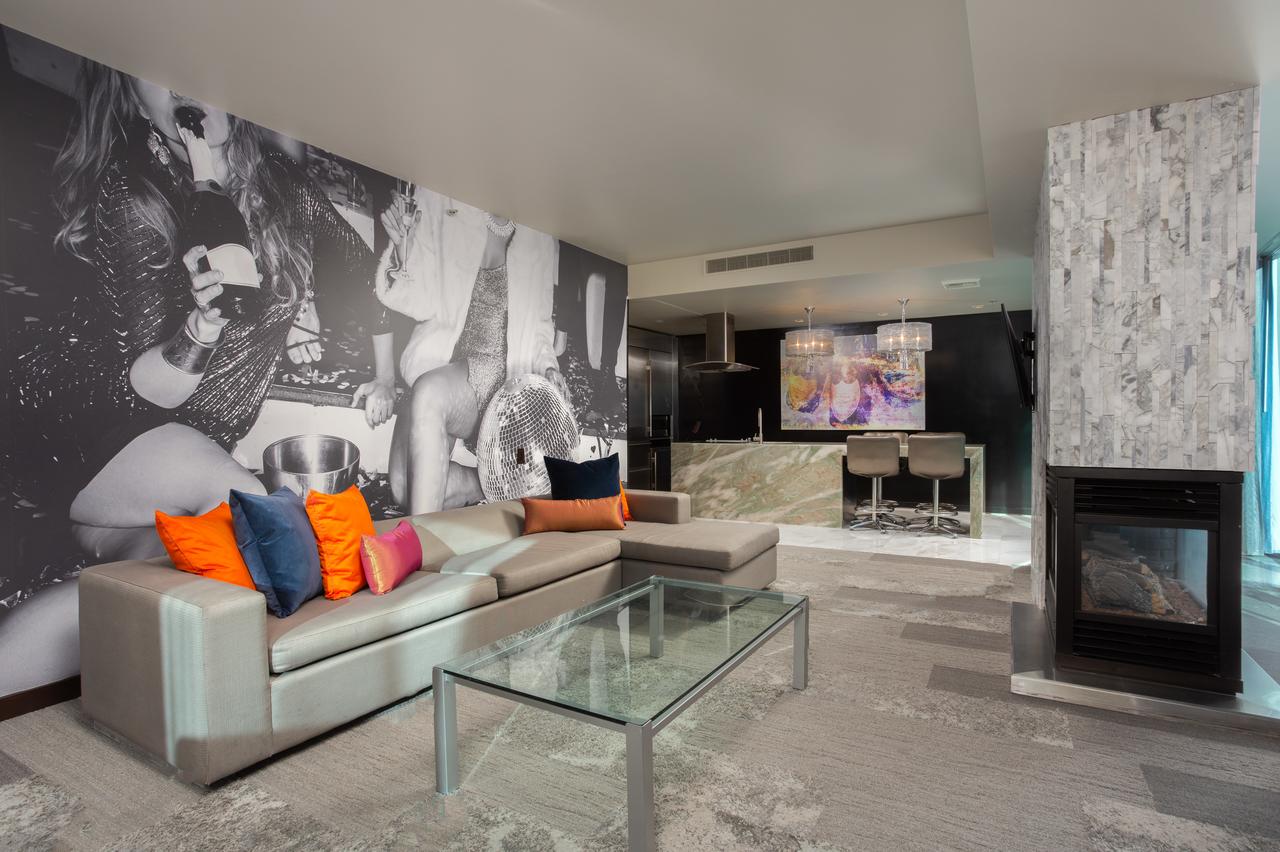 35th Floor Stunning Palms Place Suite W/Balcony - thumb 10