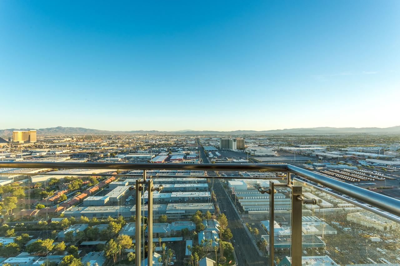 35th Floor Stunning Palms Place Suite W/Balcony - thumb 21