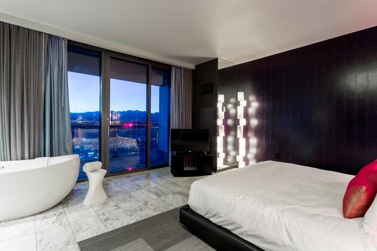 35th Floor Stunning Palms Place Suite W/Balcony - thumb 1
