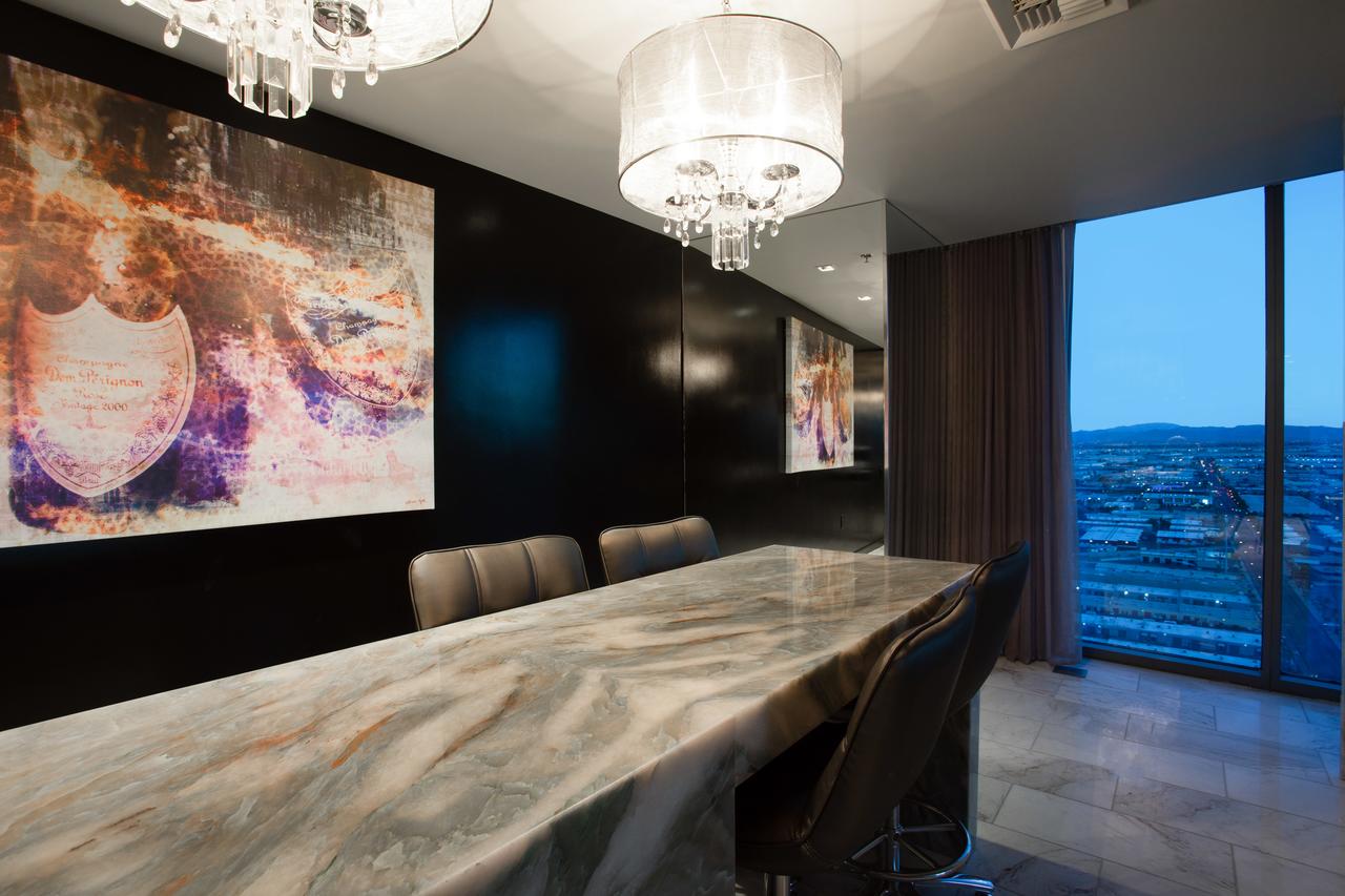 35th Floor Stunning Palms Place Suite W/Balcony - thumb 8