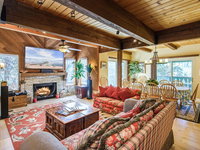 465 Kent Way Home USA Accommodation