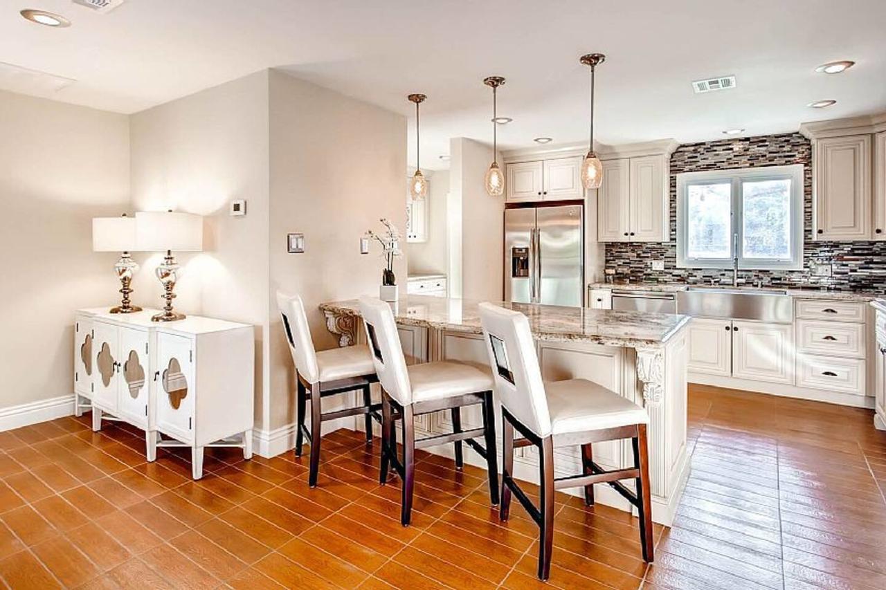 4000+ Sq Ft, Entire House, Close To The Strip! - thumb 8