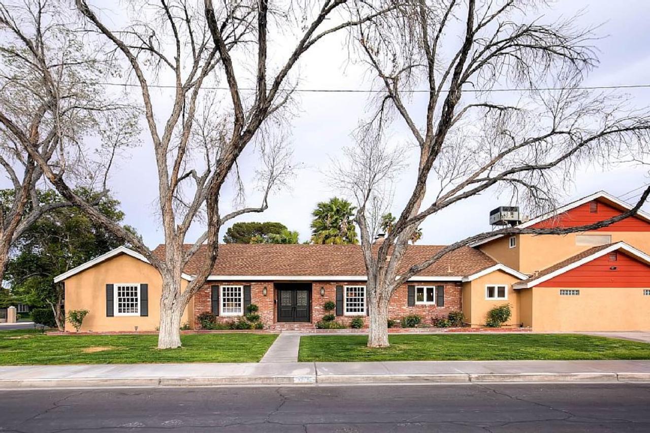 4000+ Sq Ft, Entire House, Close To The Strip! - thumb 4