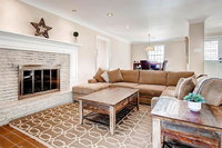 4000 sq ft entire house close to the Strip Tourism Bookings