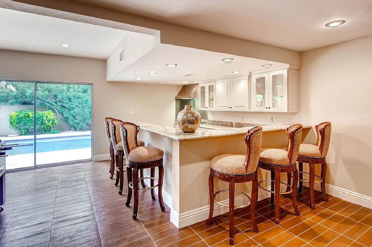 4000+ Sq Ft, Entire House, Close To The Strip! - thumb 1