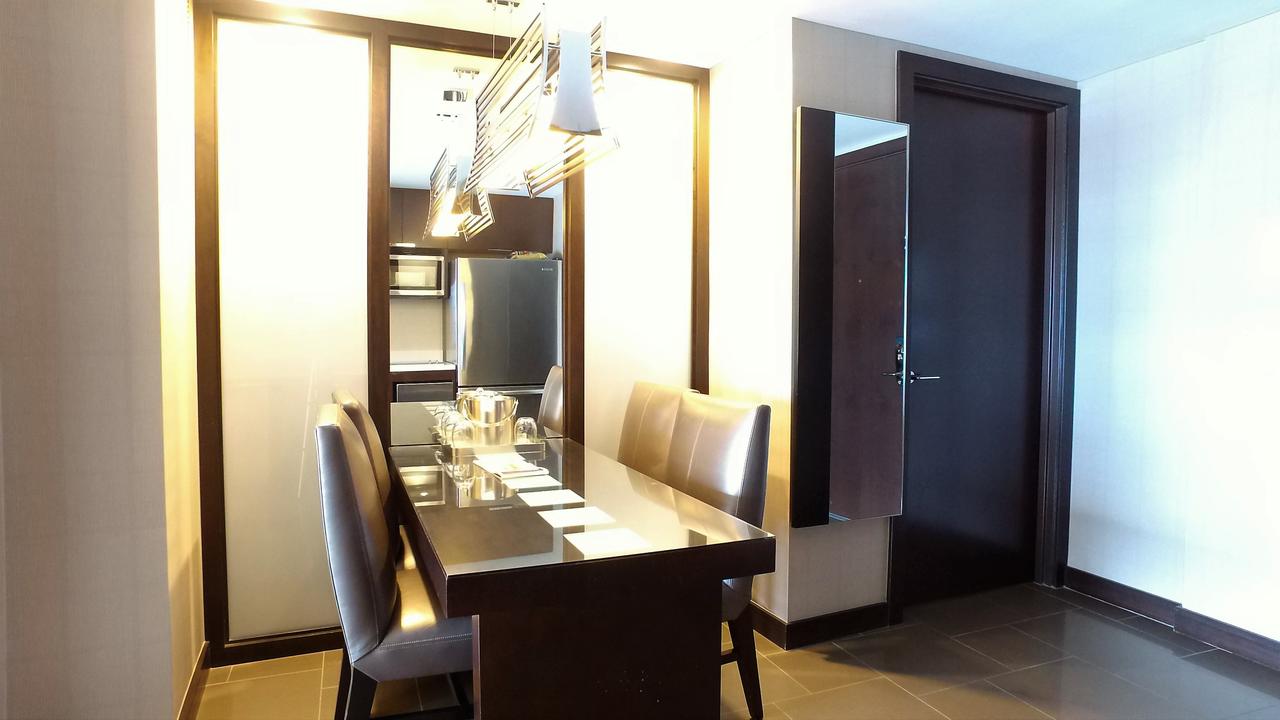 840 Sq Ft One-Bedroom Pool View Vdara Suite - thumb 1