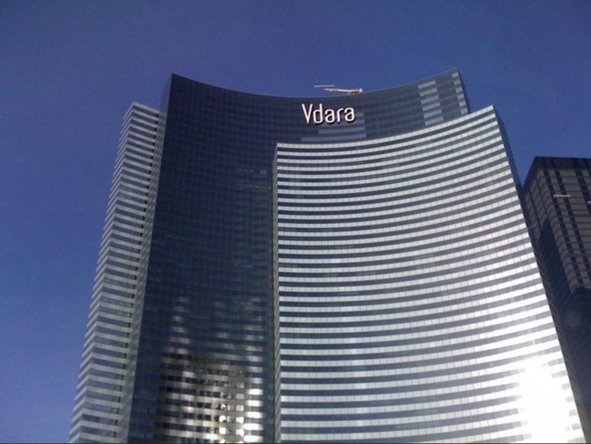 840 Sq Ft One-Bedroom Pool View Vdara Suite - thumb 19
