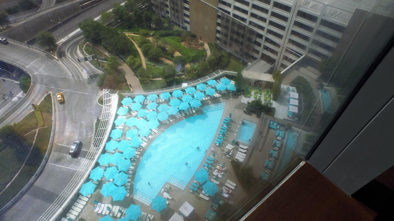 840 Sq Ft One-Bedroom Pool View Vdara Suite - thumb 16