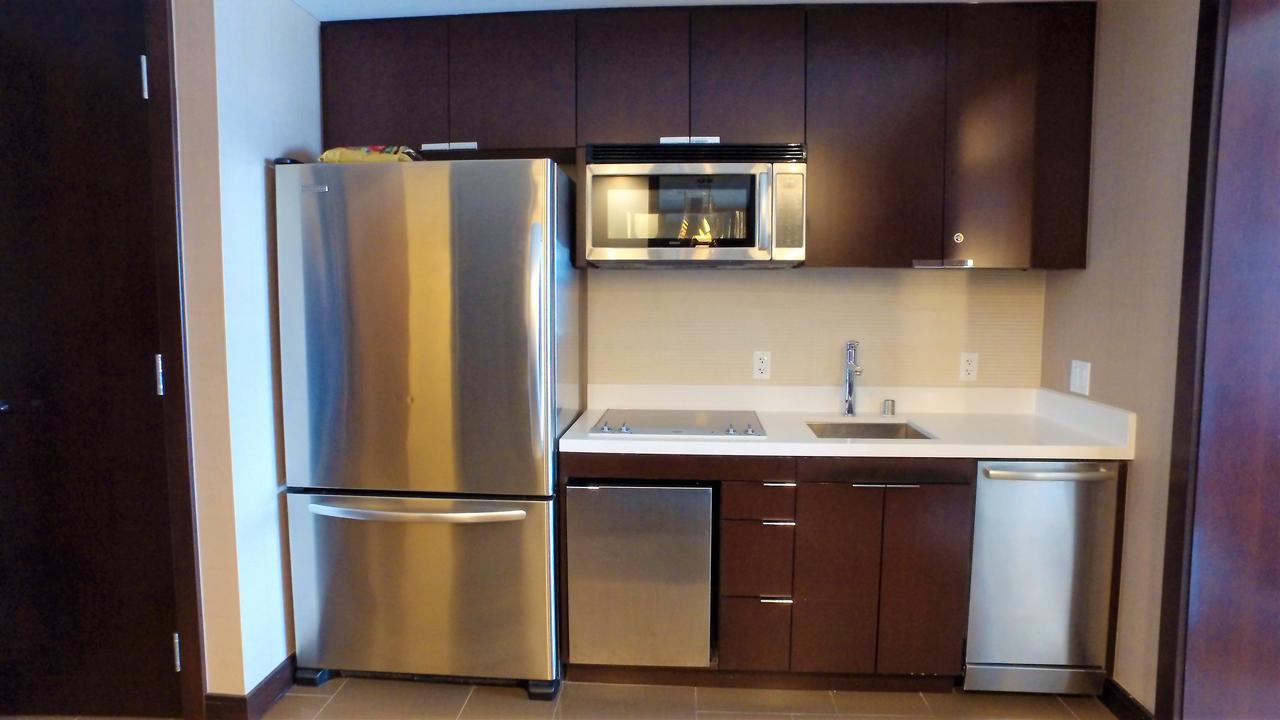 840 Sq Ft One-Bedroom Pool View Vdara Suite - thumb 14