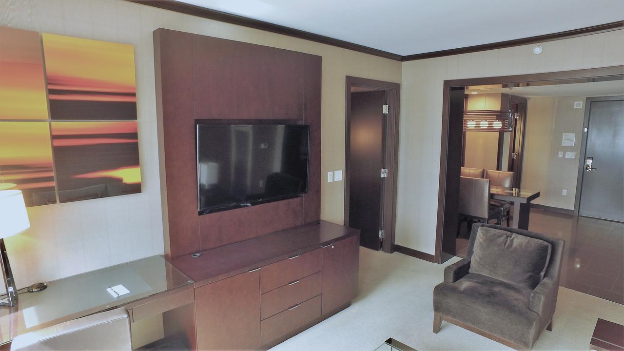 840 Sq Ft One-Bedroom Pool View Vdara Suite - thumb 11