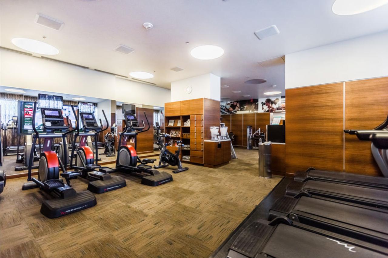 840 Sq Ft One-Bedroom Pool View Vdara Suite - thumb 17