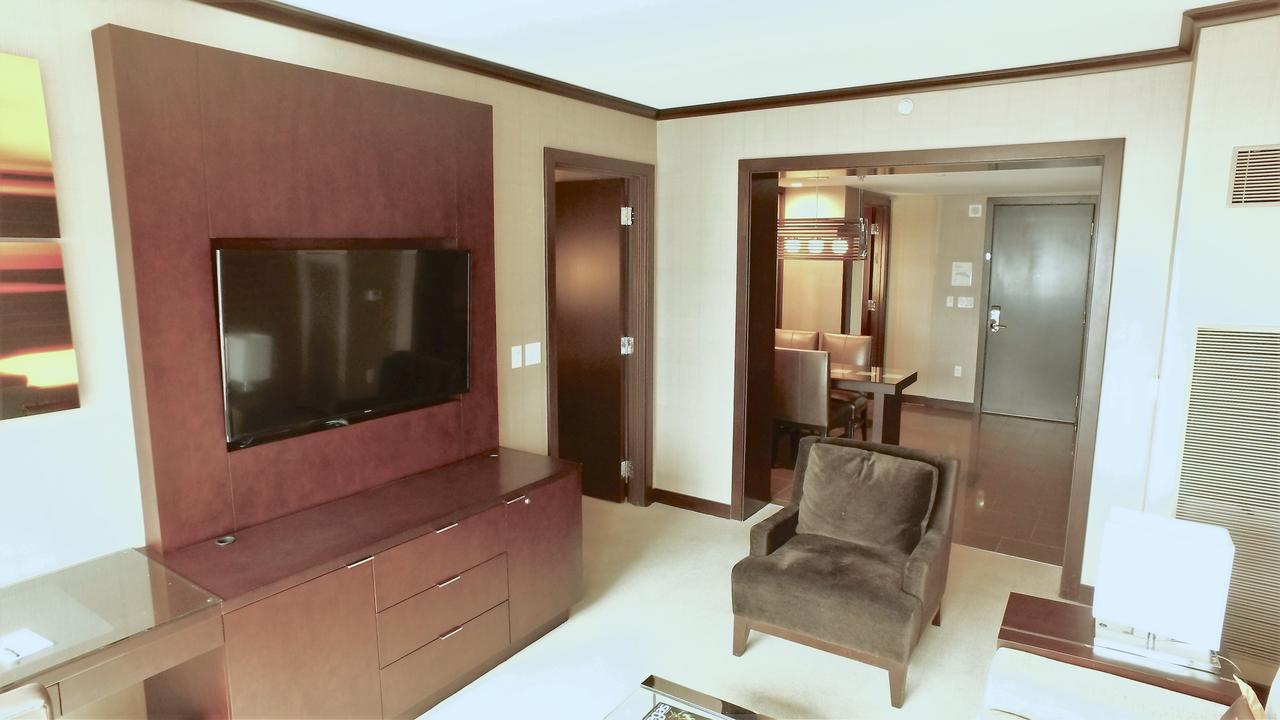 840 Sq Ft One-Bedroom Pool View Vdara Suite - thumb 7