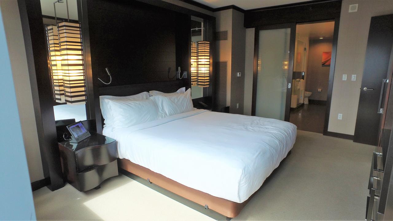 840 Sq Ft One-Bedroom Pool View Vdara Suite - thumb 20