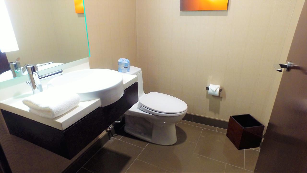 840 Sq Ft One-Bedroom Pool View Vdara Suite - thumb 26