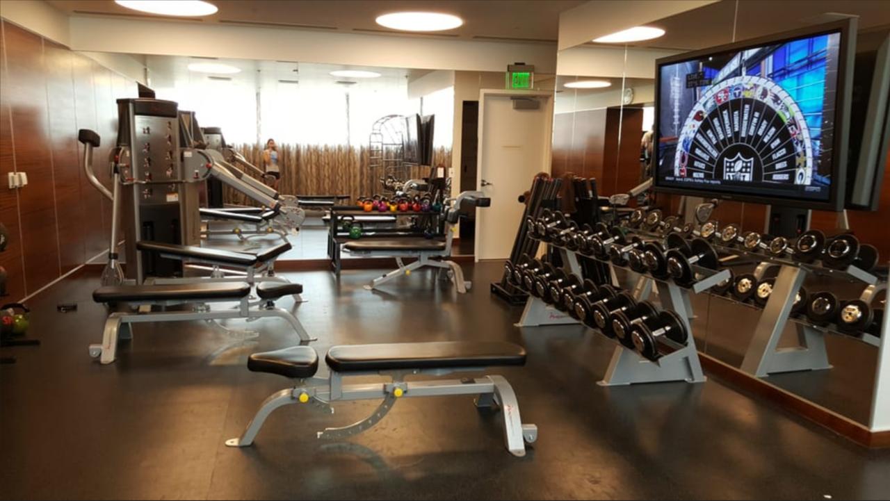 840 Sq Ft One-Bedroom Pool View Vdara Suite - thumb 4