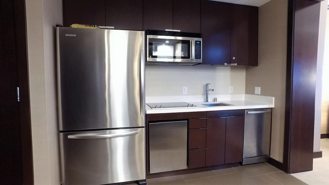 840 Sq Ft One-Bedroom Pool View Vdara Suite - thumb 24