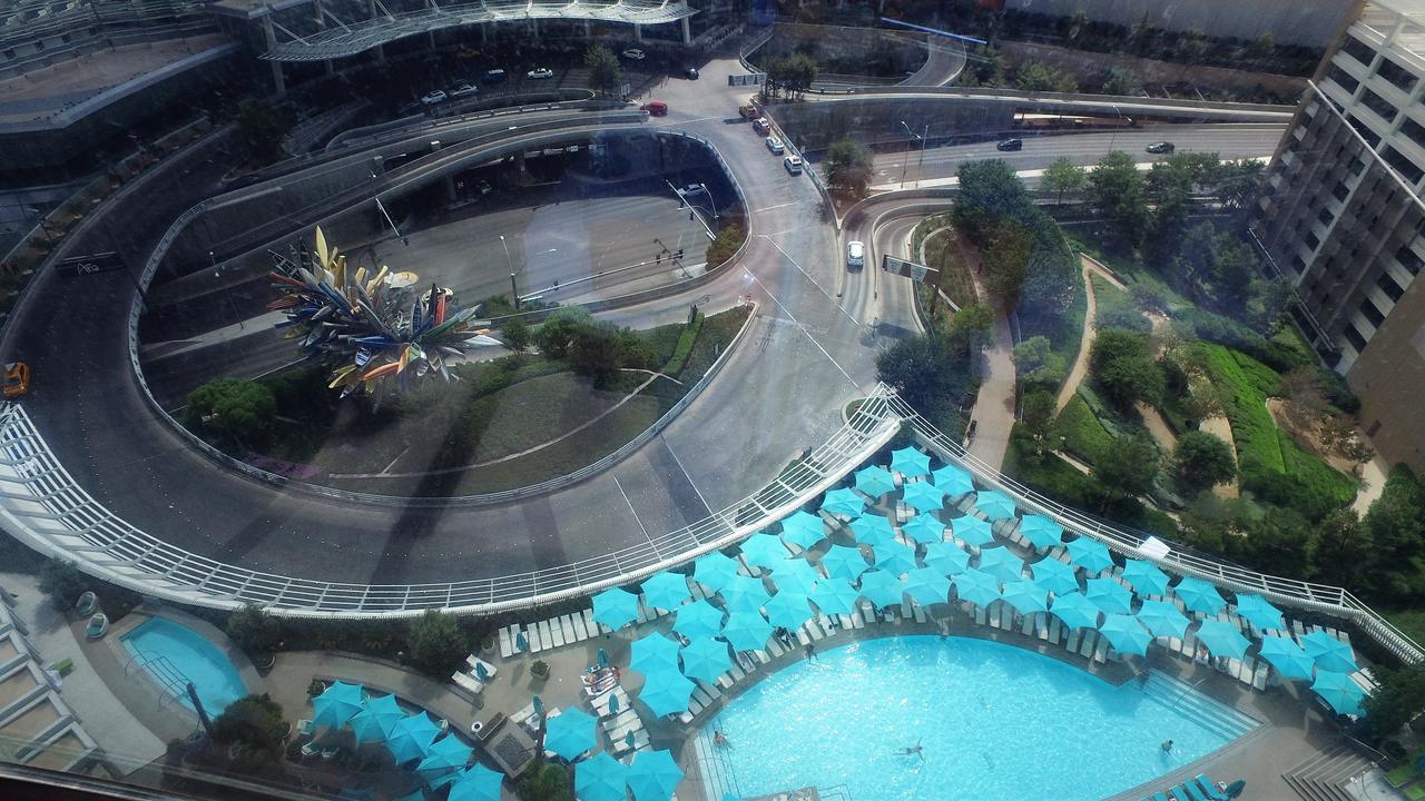 840 Sq Ft One-Bedroom Pool View Vdara Suite - thumb 5