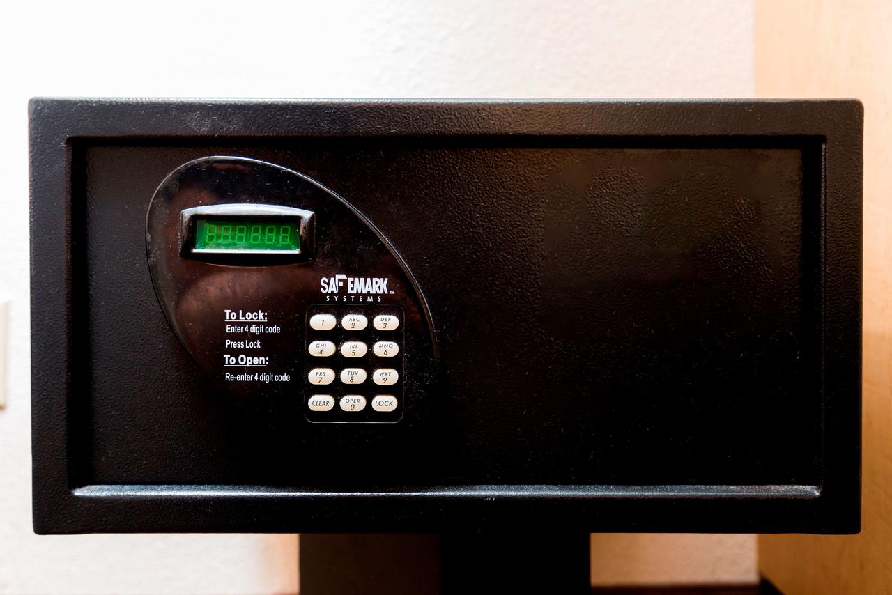 Red Roof Inn Salem - thumb 14